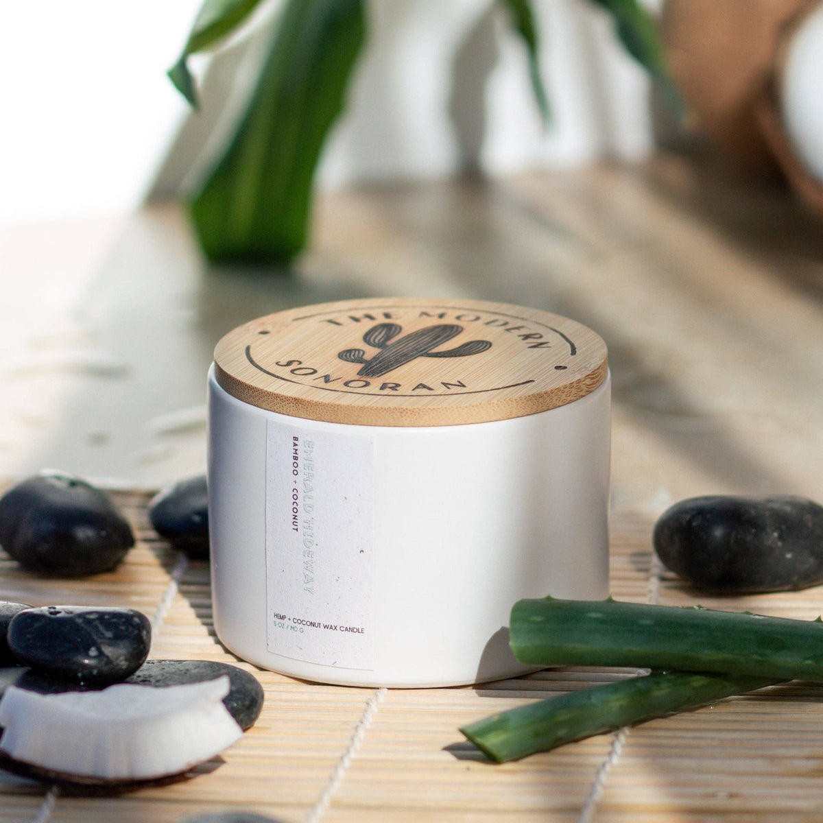 Emerald Hideaway Quiet Luxury Hemp + Coconut Candle, 5 oz: White (5 oz)