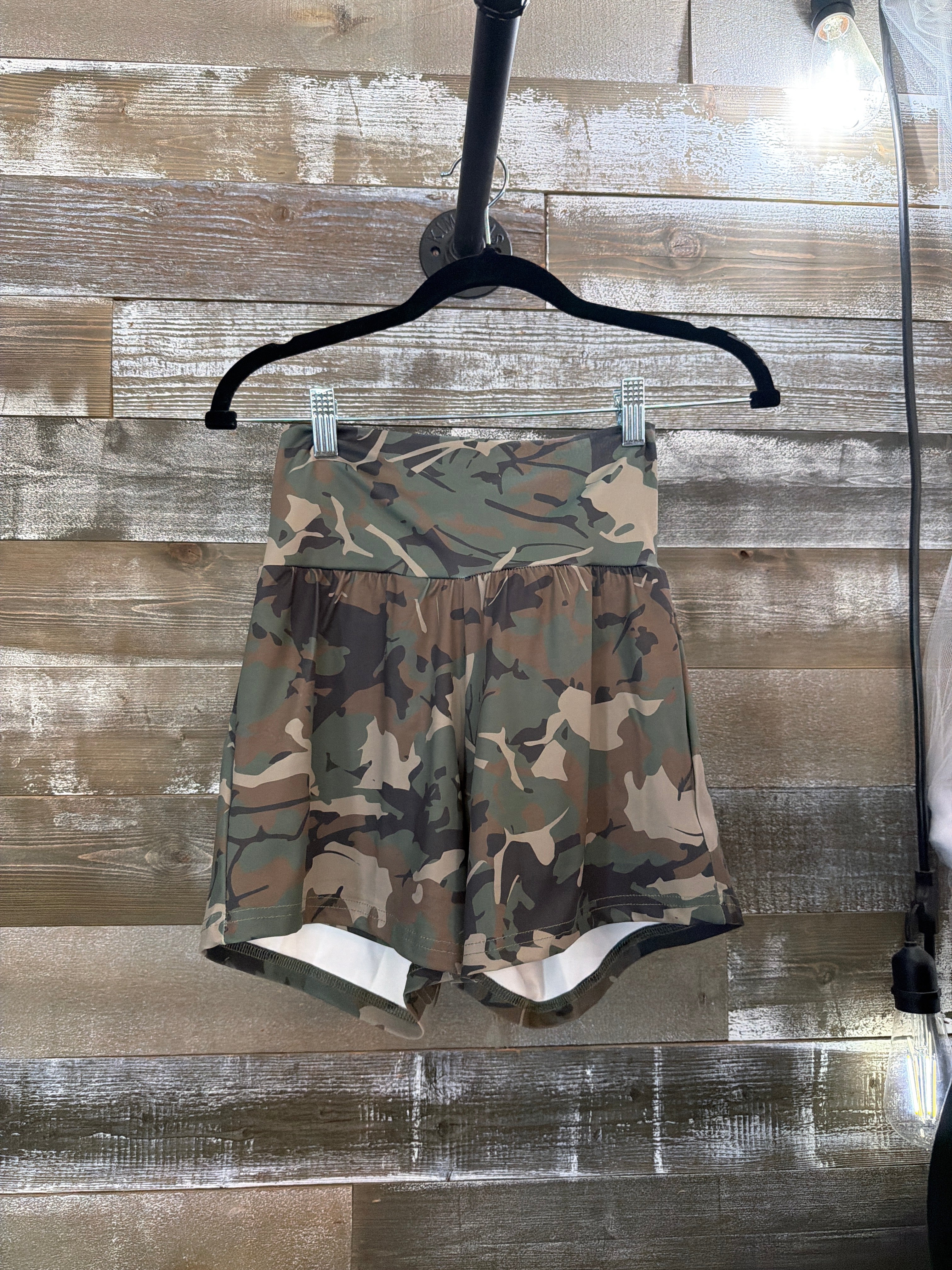 Kamo Kreek Shorts
